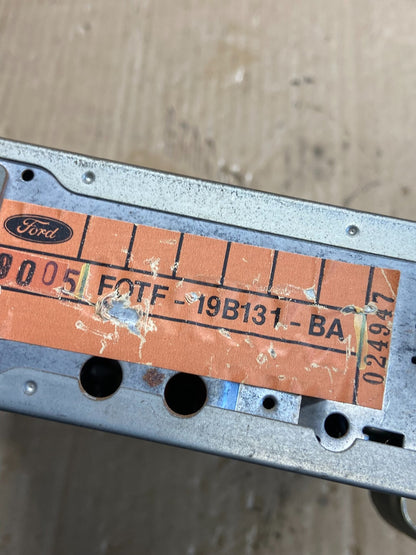 1987-1991 Ford F150 F250 F350 STOCK Fotf-19b131-ba RADIO AE16965