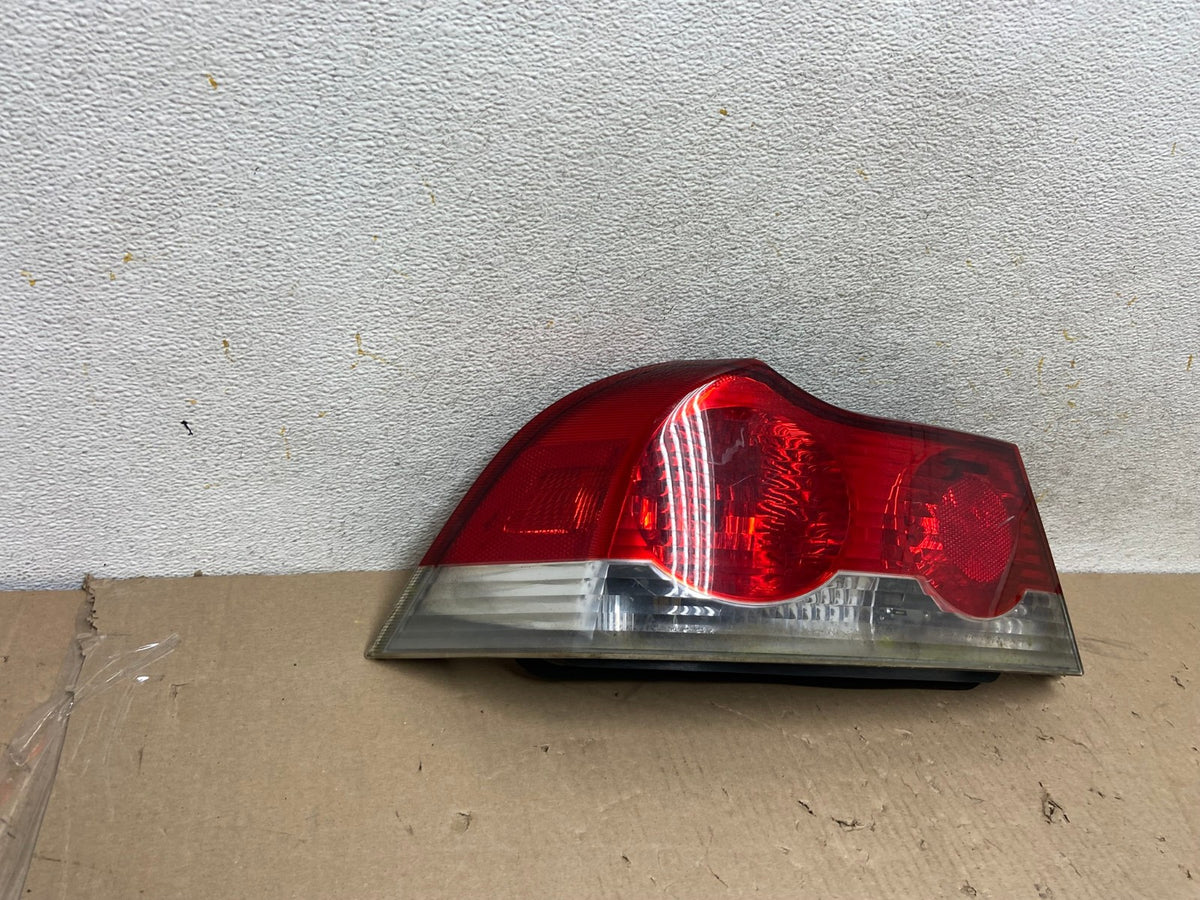 2006 to 2010 Volvo C70 Convertible Left Driver LH Side Tail Light AH6900 LK1