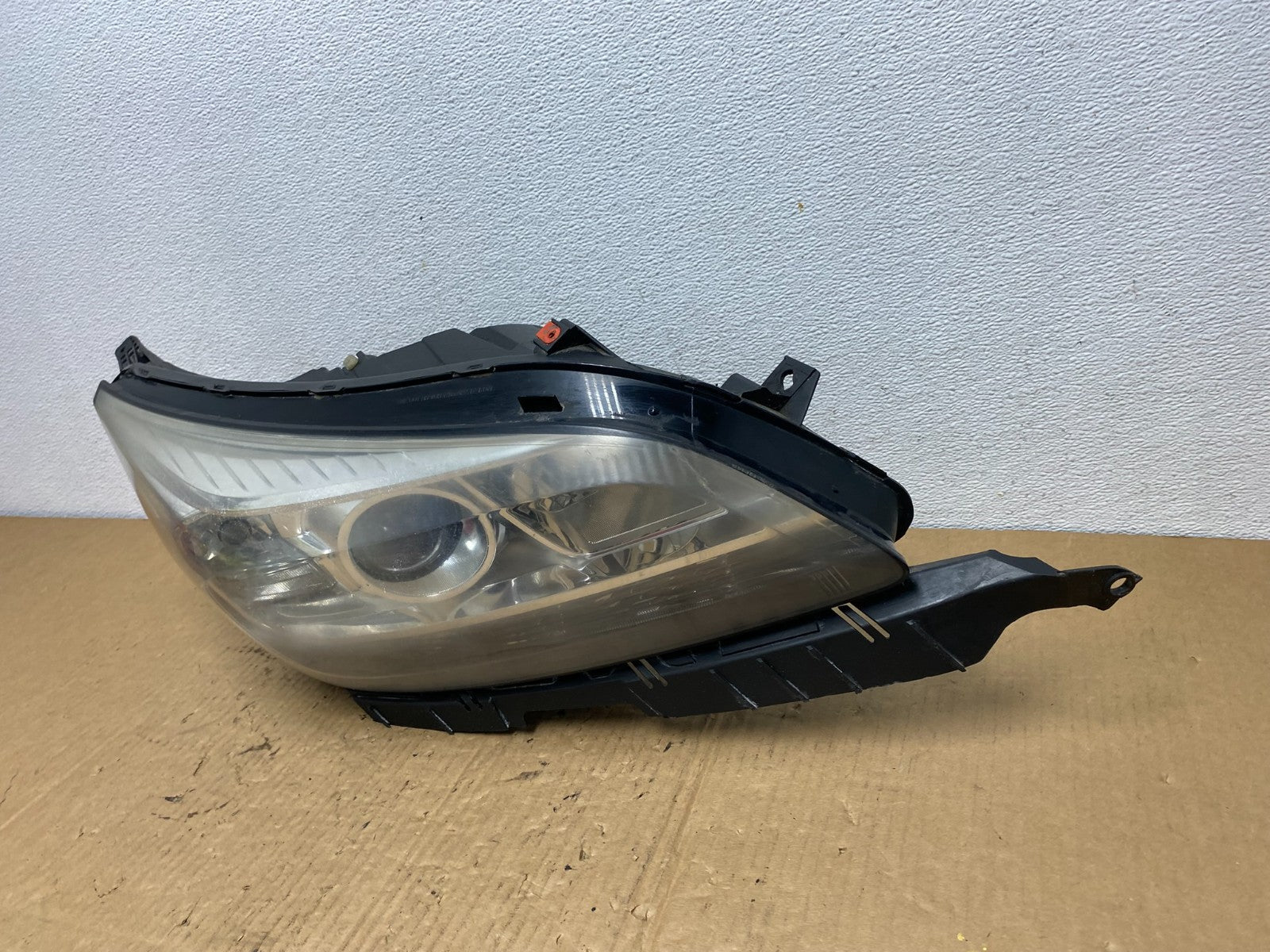 2013 - 2015 Chevrolet Malibu Projector Headlight Right Passenger AC7756 DW1
