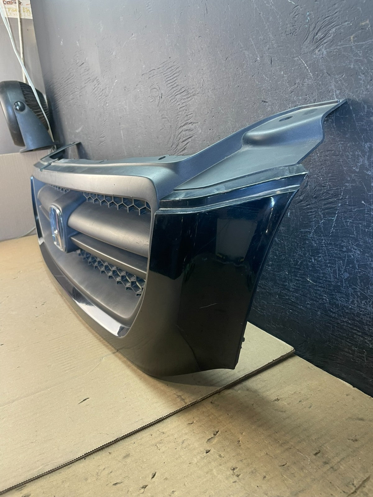 2003 2004 2005 Honda Pilot Front Upper Grill Grille AD5718 DW1