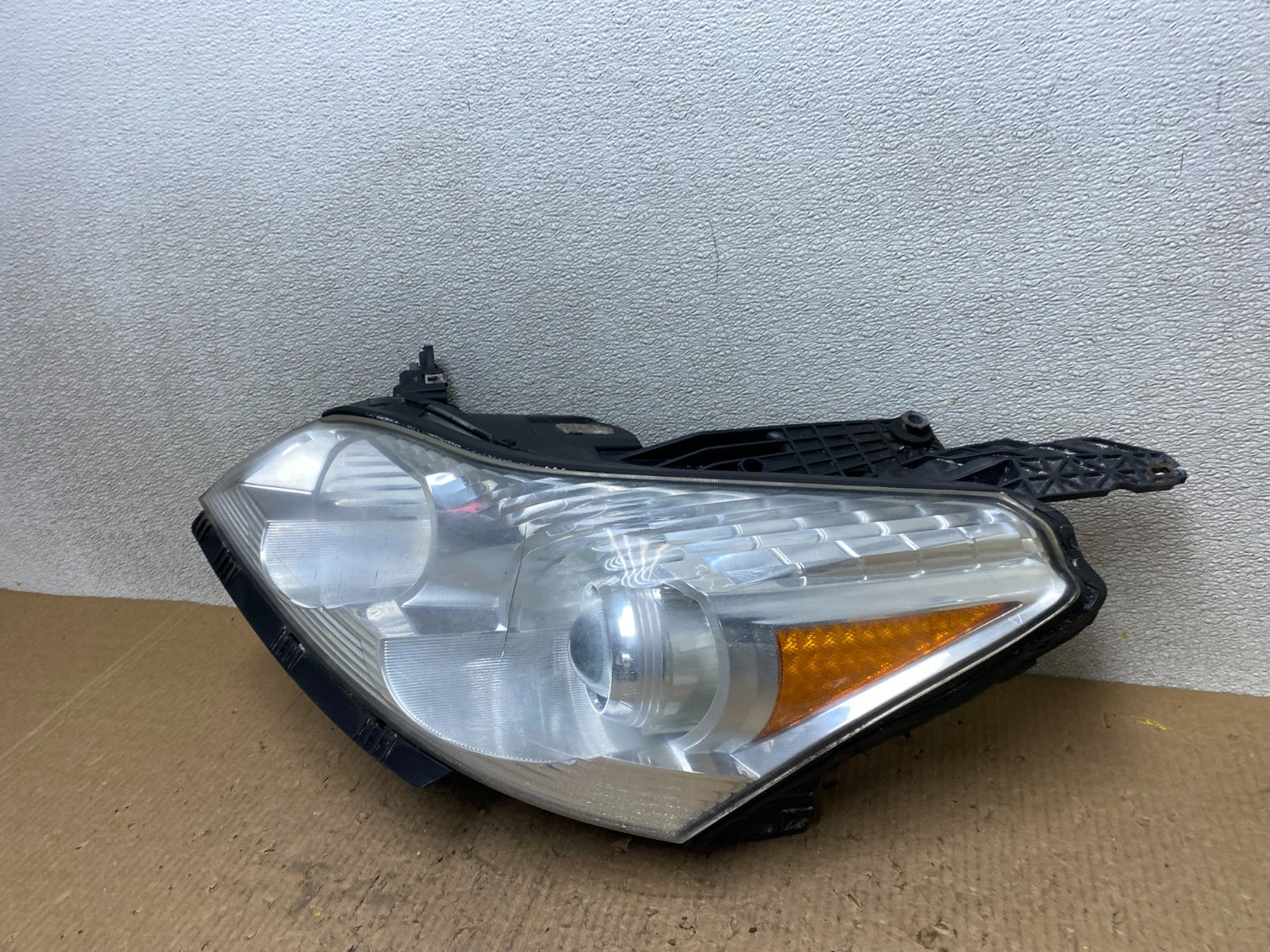 2009 to 2012 Chevrolet Traverse Projector Left Driver Lh Side Headlight W7671 DW1