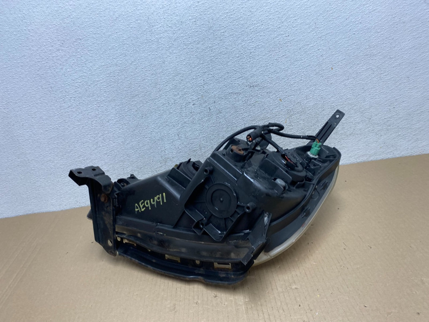 2005 -2006 Honda Crv Cr-v Halogen Headlight Right Passenger Rh AE9491 DW7