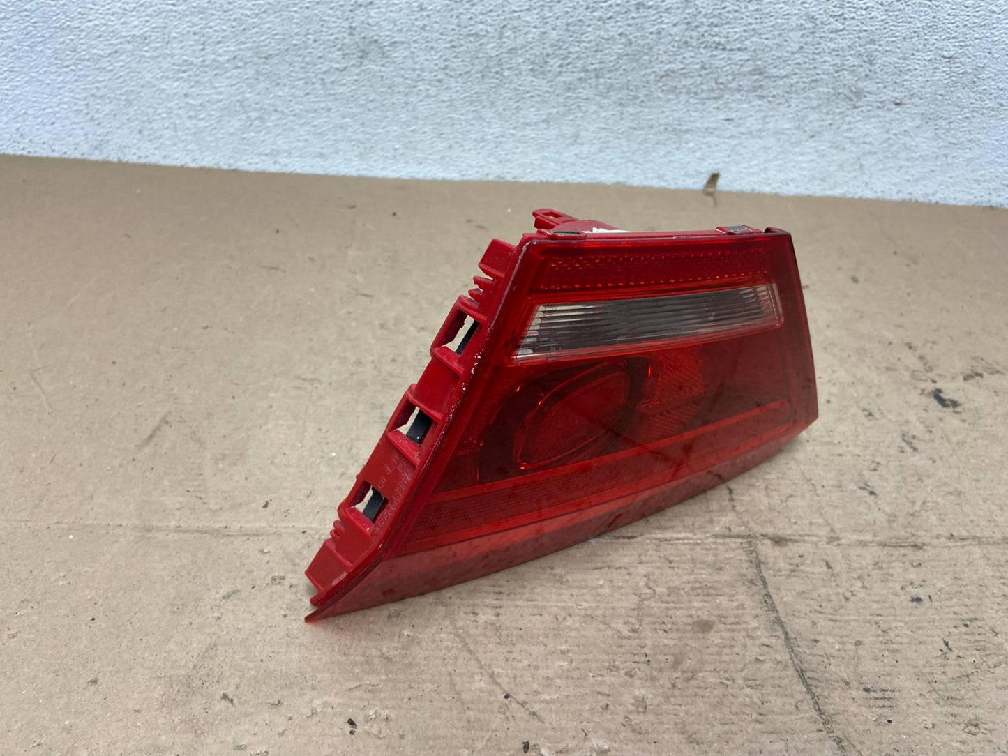 2012 to 2015 Volkswagen Passat Right Passenger Tail light inner AF5738 LK2