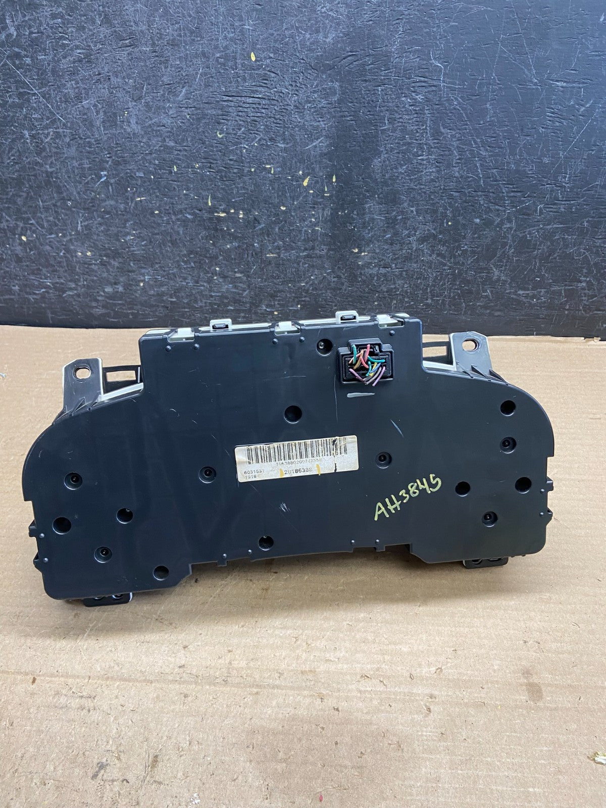 2007 to 2013 Chevrolet Silverado Suburban Cluster Gauge Speedometer ah3844 DG3