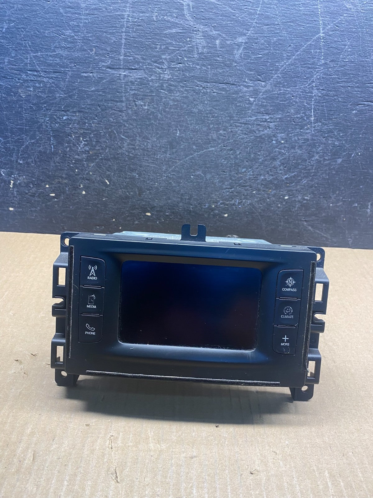 2015 to 2016 Chrysler 200 Radio Receiver Display Screen Player AG3811 DG0