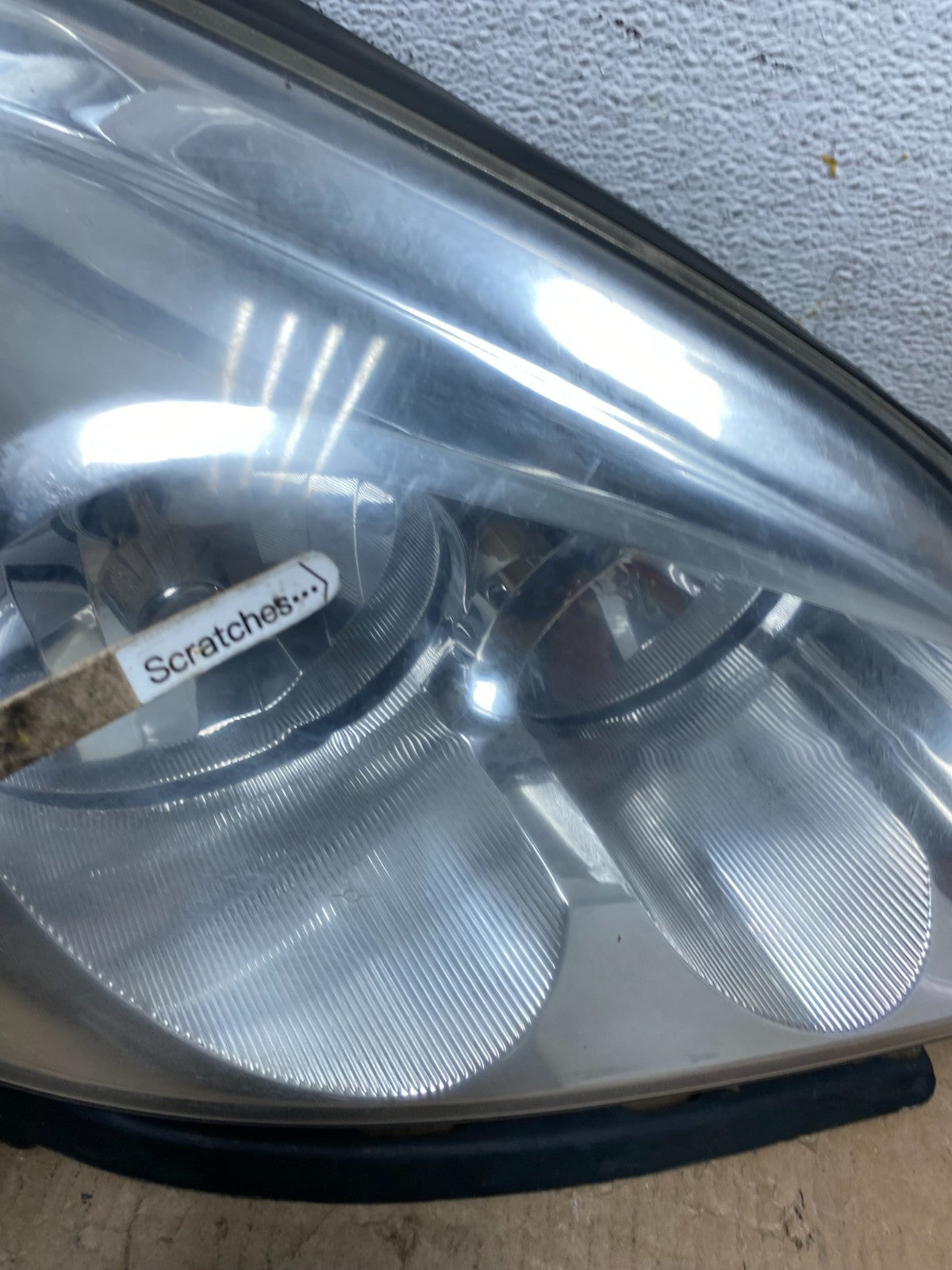 2006 to 2008 Buick Lucerne Right Passenger Side Halogen Headlight AD8806 DW3