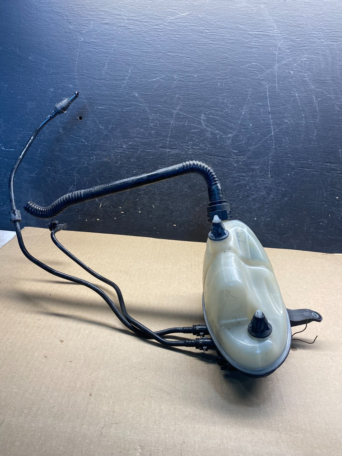 2014-2017 Mercedes-Benz S550 Radiator Coolant Cooling Reservoir Tank AH1779 DG1