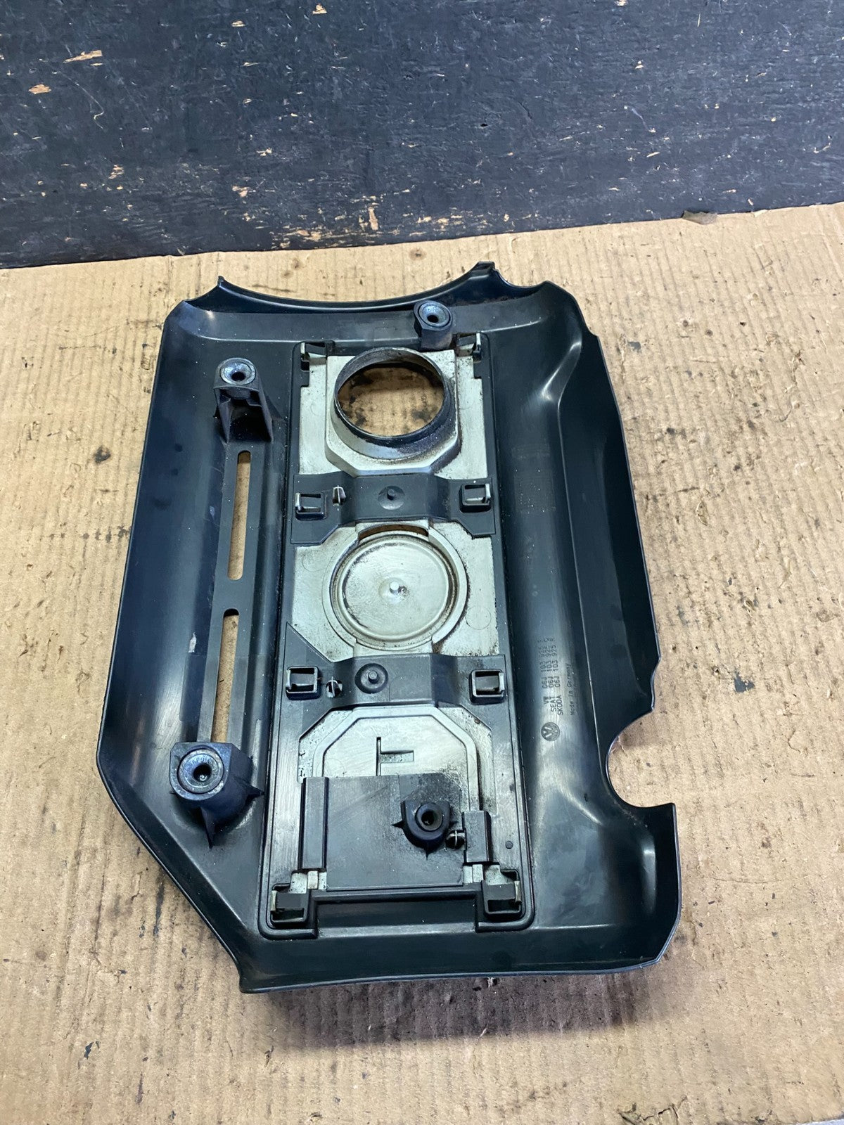 2005-2010 Volkswagen Mk5 2.0 TSI Passat Jetta Engine Cover Q0407 DG6