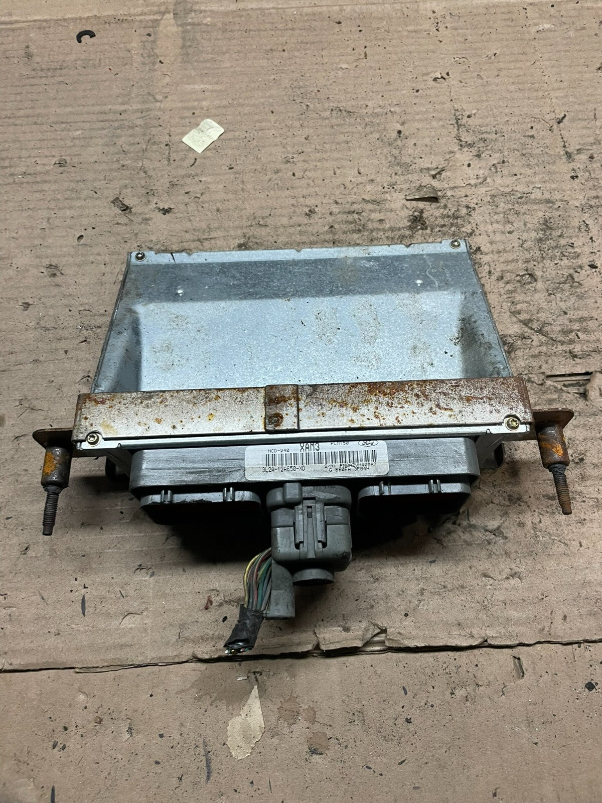 2003 Ford Explorer 4.0L Engine Control Computer 3L2A-12A650-XD G8046 DG12