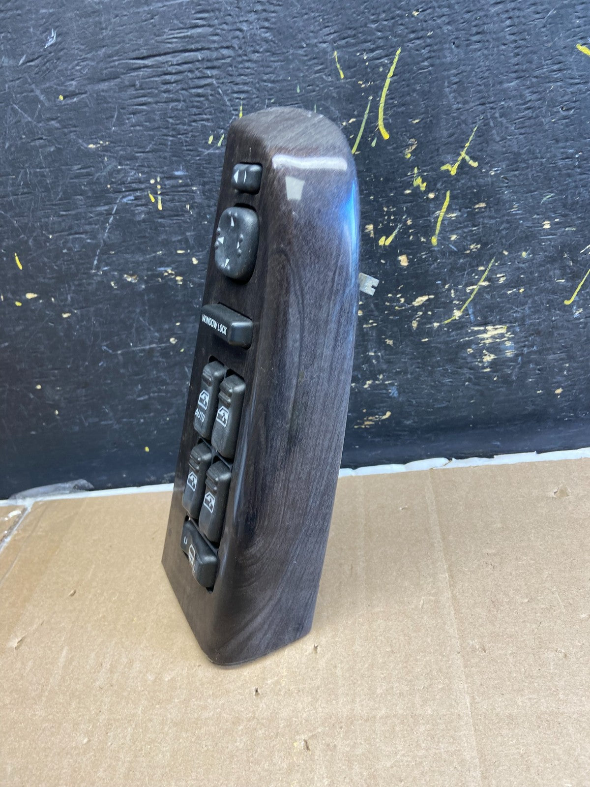 2000 to 2002 GMC Yukon Denali Front Door Power Window Master Switch AB19052