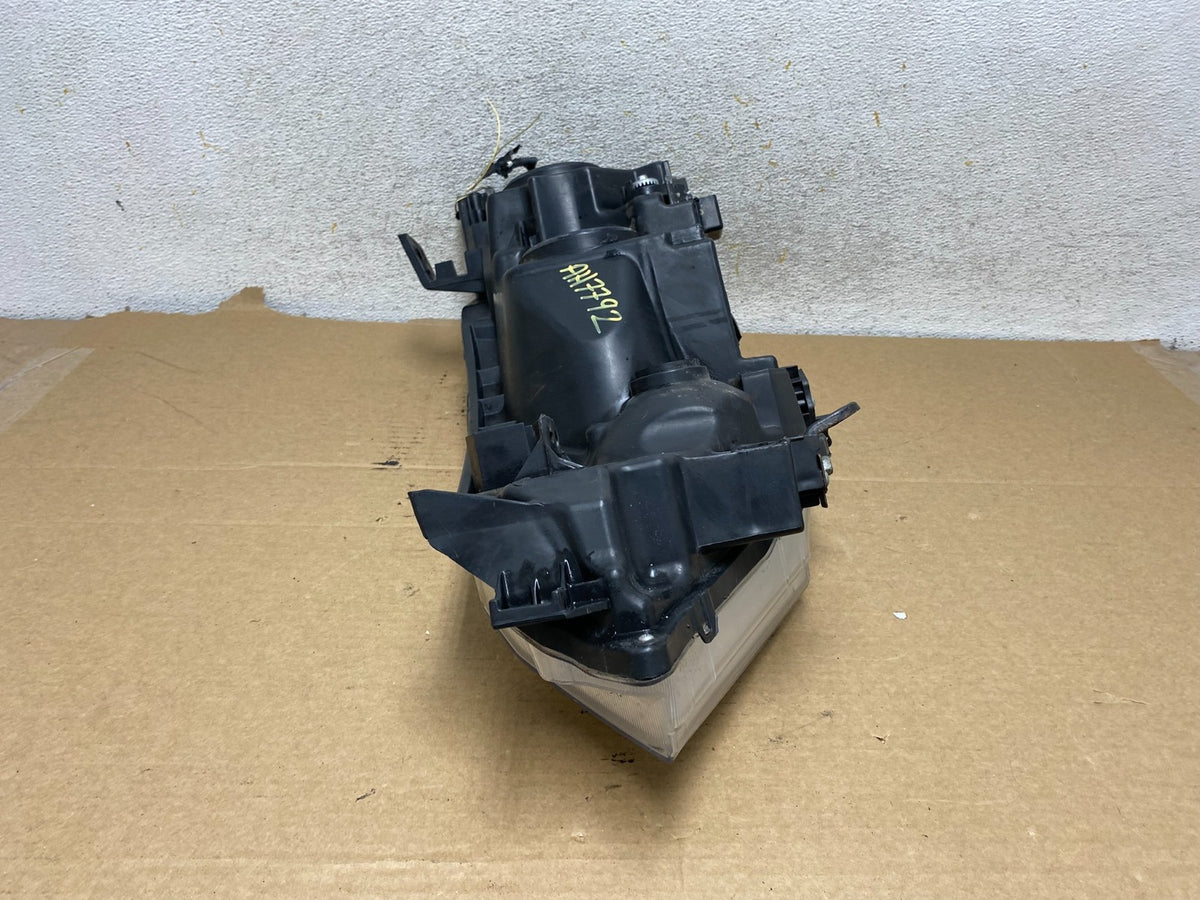 2012 to 2017 Nissan Quest Right Passenger RH Headlight Halogen AH7792 DW6