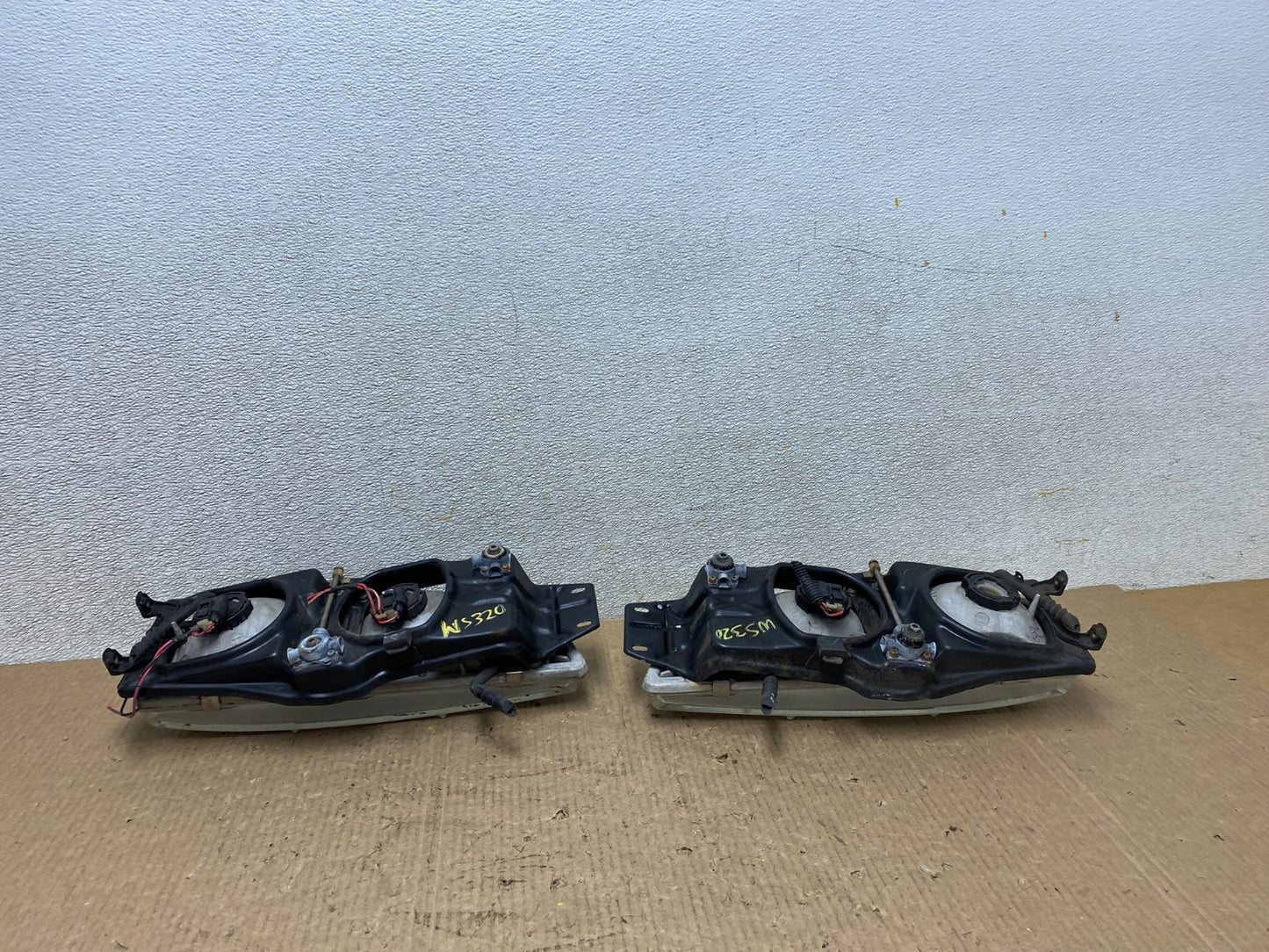 1989 to 1992 Mitsubishi Galant Left+Right Set Side Headlights W5320 PS8