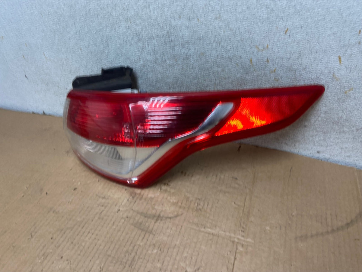2013 to 2016 Ford Escape Right Passenger RH Side Tail Light AI7025 LK1