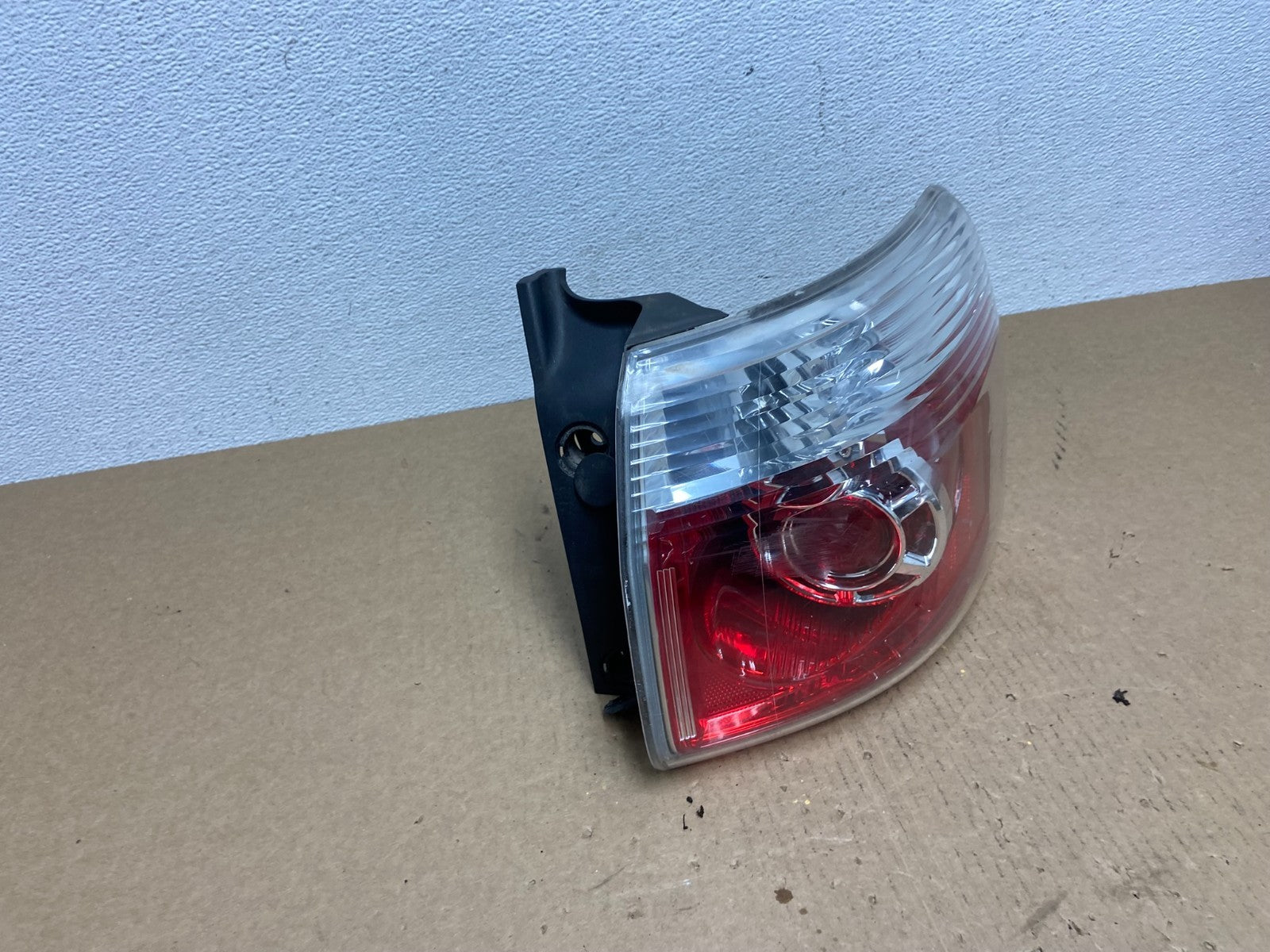 2007 to 2012 GMC Acadia Halogen Tail Light Right Passenger RH Side AC1147 DW2