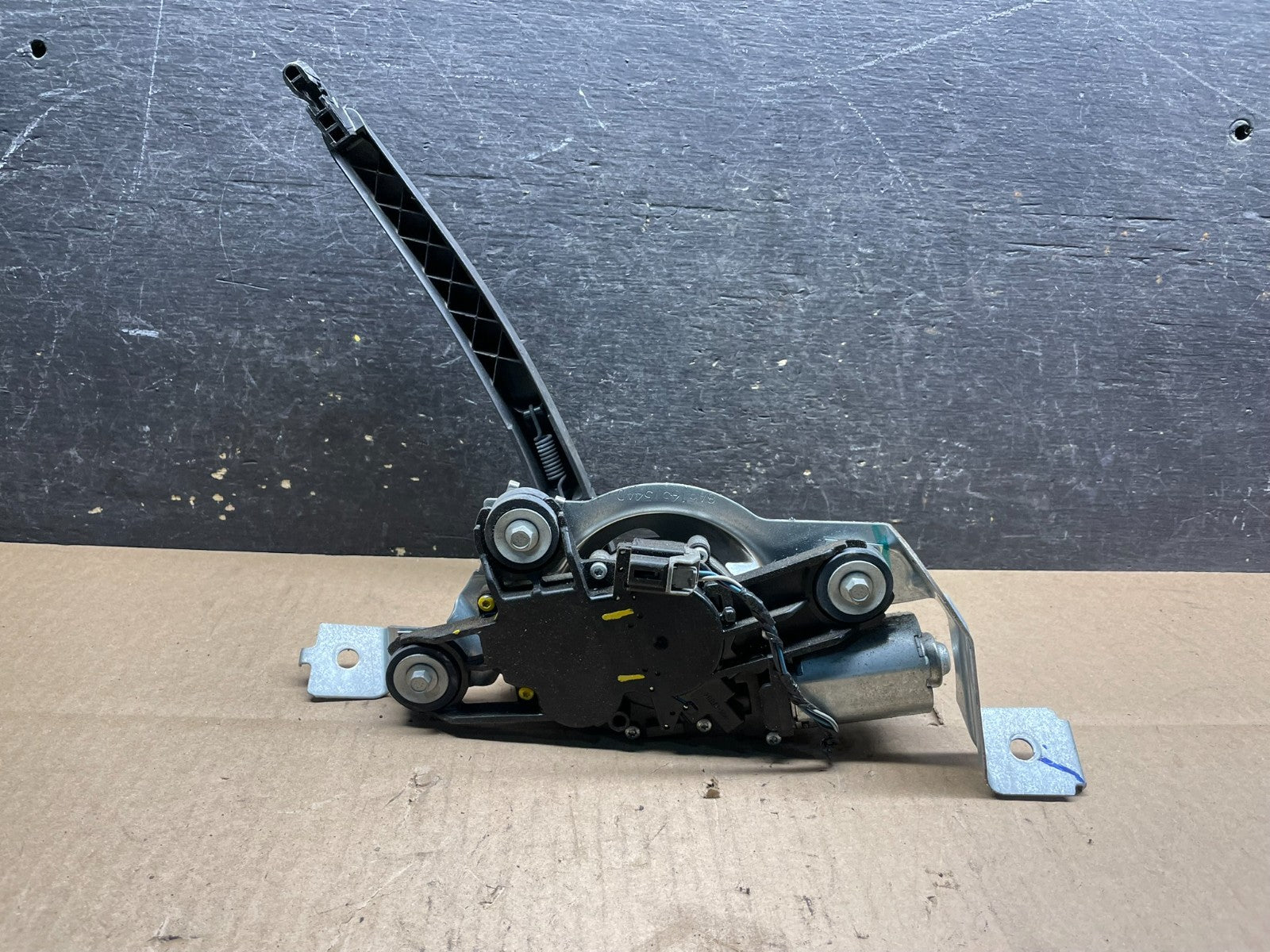 2011 to 2019 Ford Fiesta Rear Windshield Wiper Motor OEM V9196 DG5