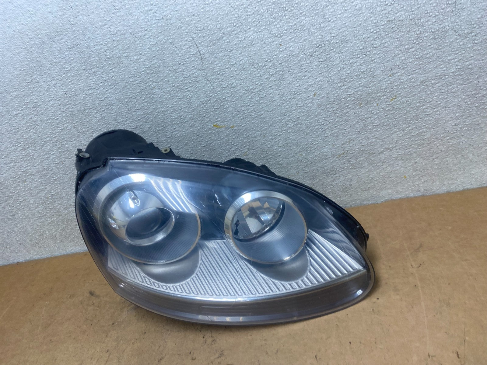 2006 to 2009 Volkswagen Jetta Golf Right RH HID Xenon Headlight Oem X5534 DW1