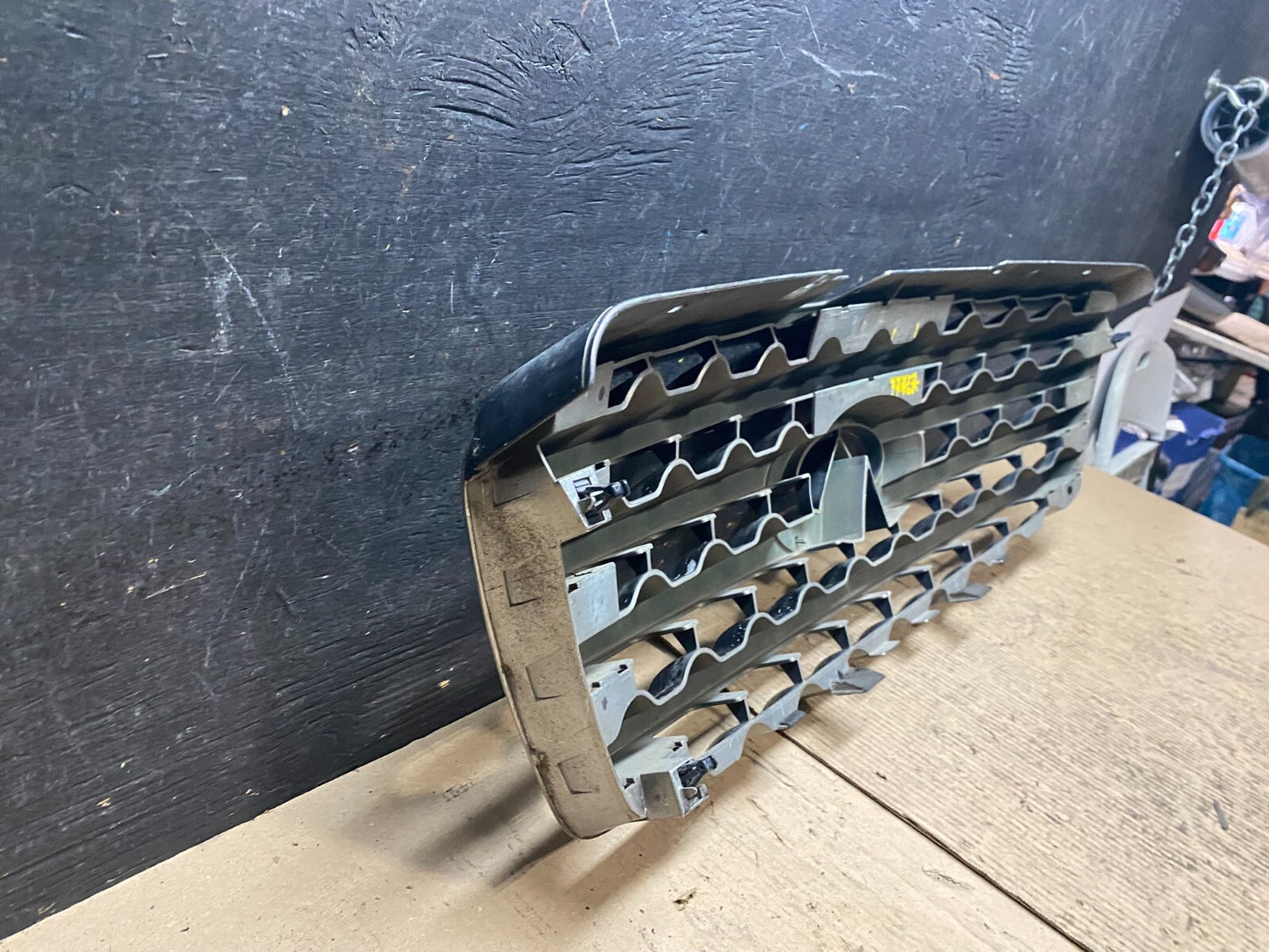 2003 2004 2005 Infiniti FX35 Grill Grille W/ Emblem N3290 DG8
