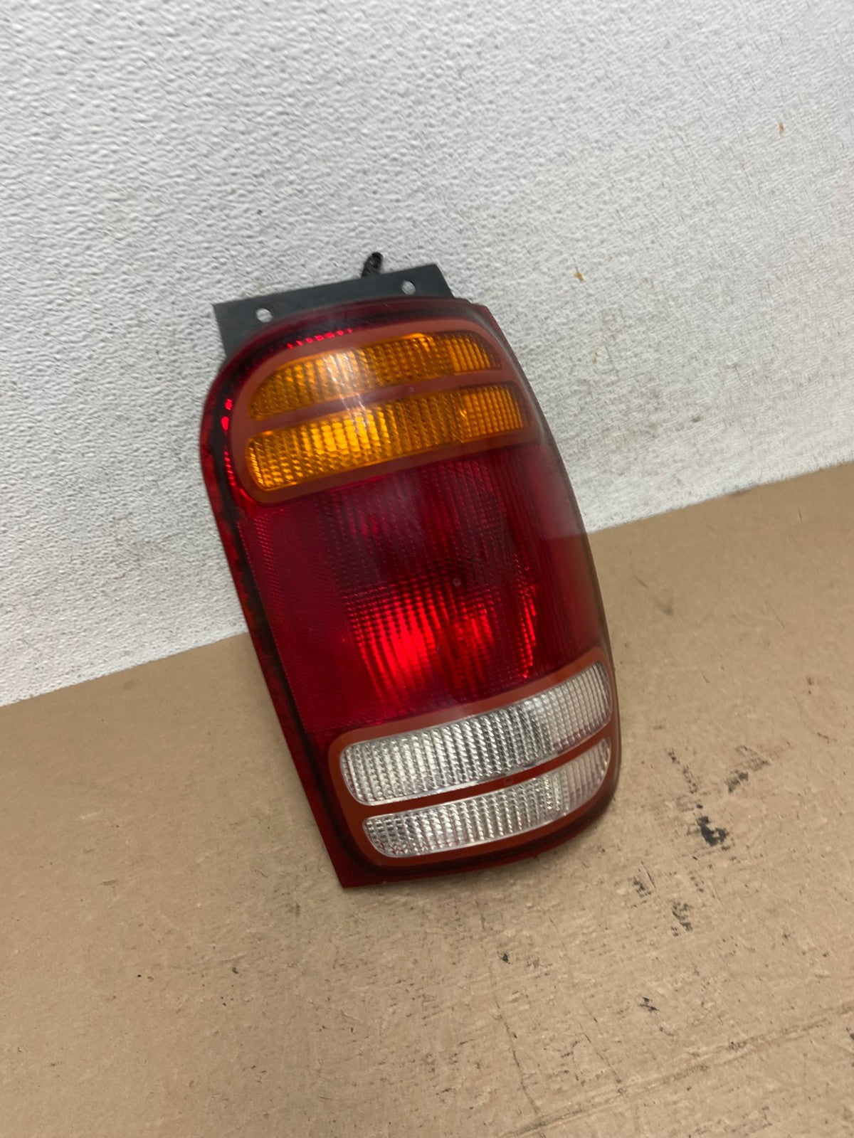 1998 to 2001 Ford Explorer Right Passenger Side Tail light AF4737 LK2