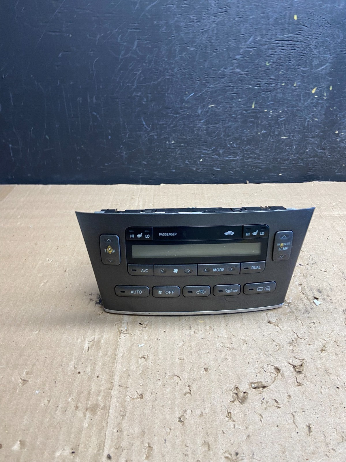 2002 - 2003 Lexus ES300 Center Dash A/C AC Heater Climate Control Unit AE1977 DG0
