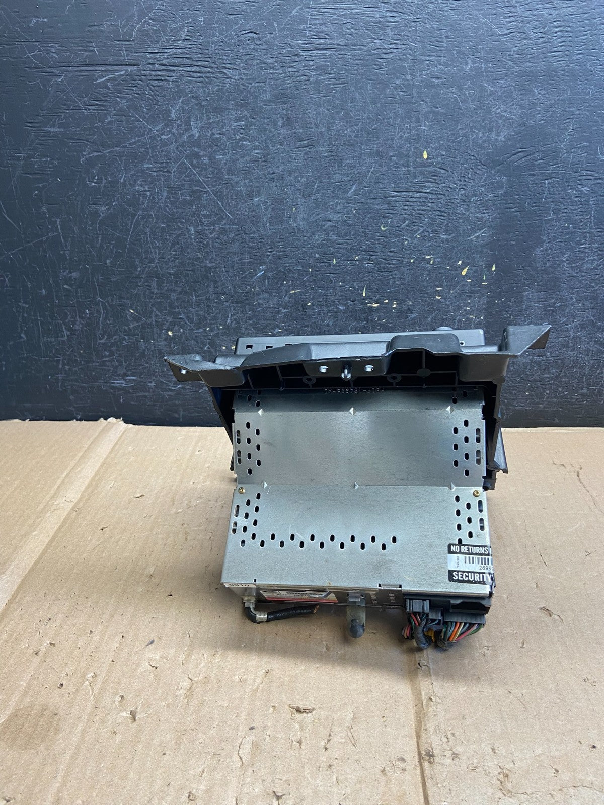 1999 2000 2001 Lincoln Navigator Radio Stereo 6 CD Player AM/FM AI2737 DG3