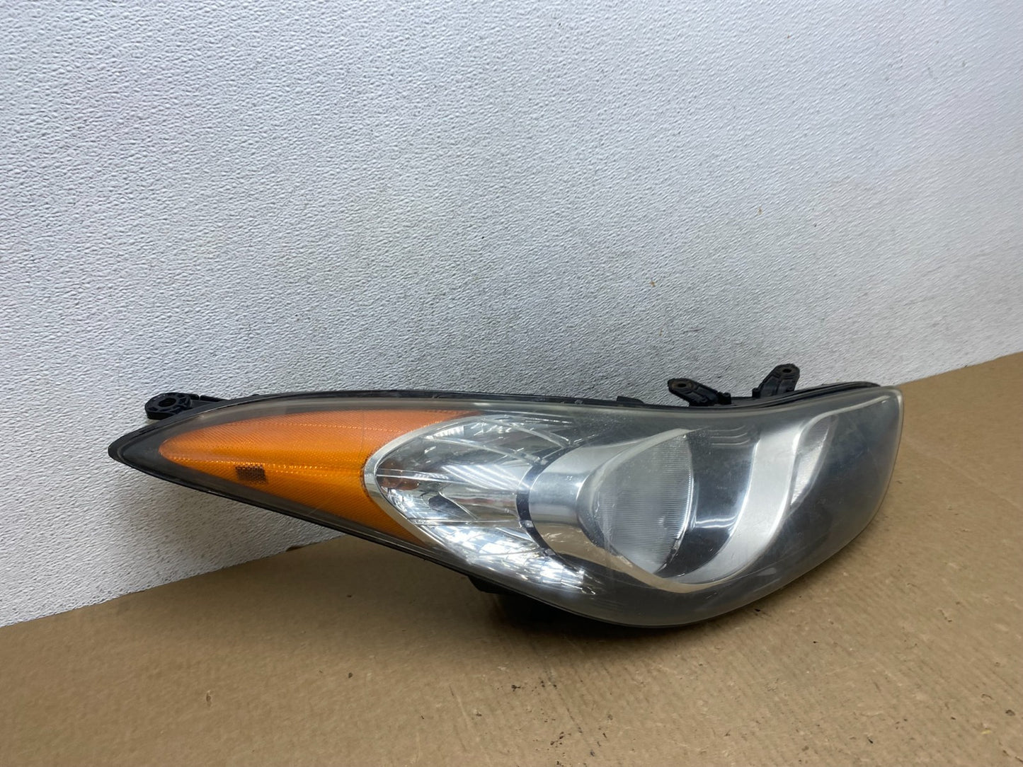 2011 2012 2013 Hyundai Elantra Right Passenger Headlight AF9675 DW2