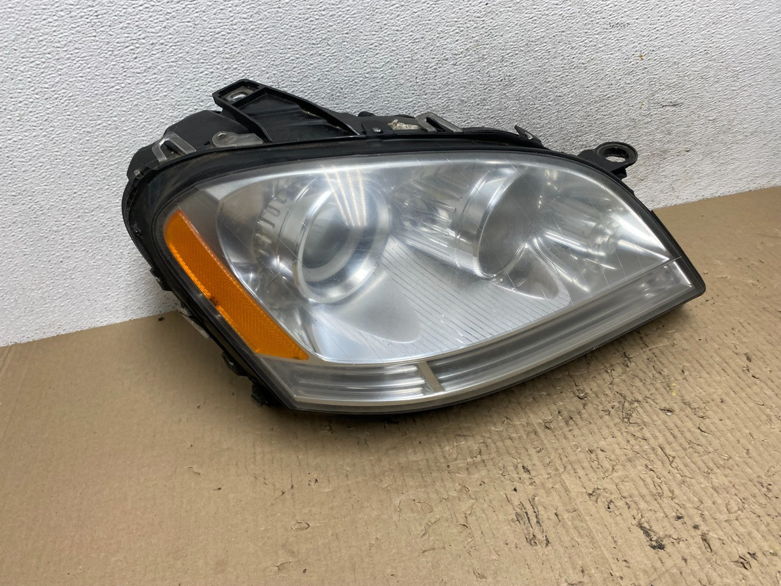 Halogen 2006-2009 Mercedes-Benz ML Class Right Passenger Headlight AF7009 DW2
