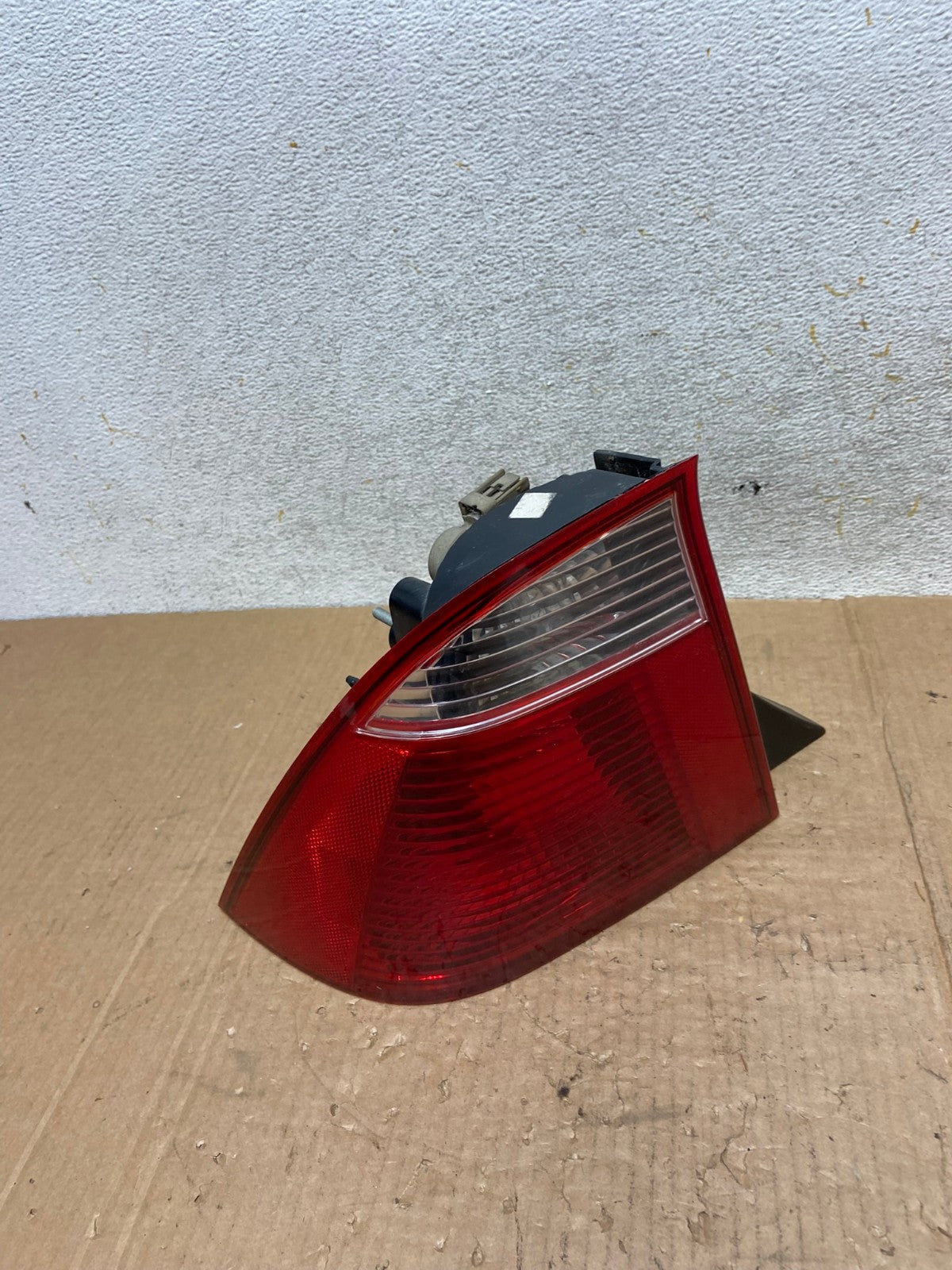 2005 2006 2007 Ford Focus Sedan Left Driver Side Tail Light AI5513 LK2