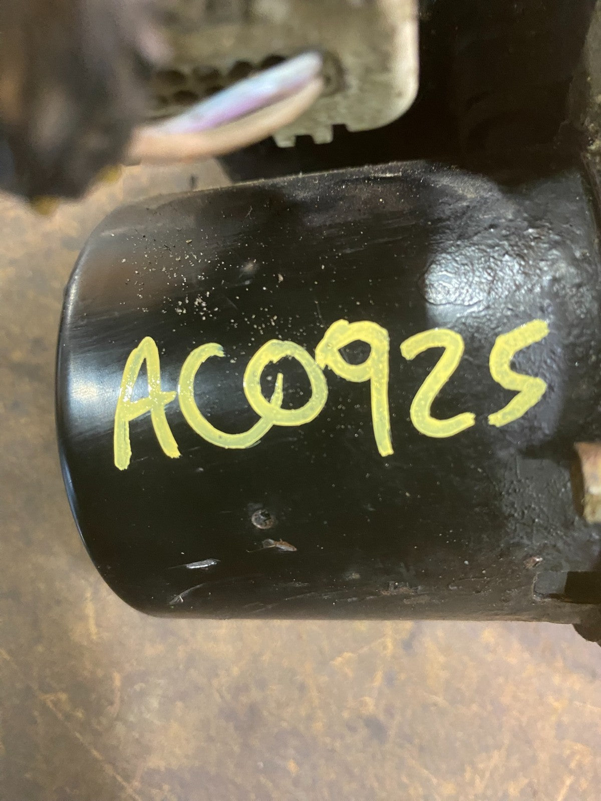 2004-07 GMC Savana Express ABS Brake Pump Control OEM 13567149 AC0925 DG7