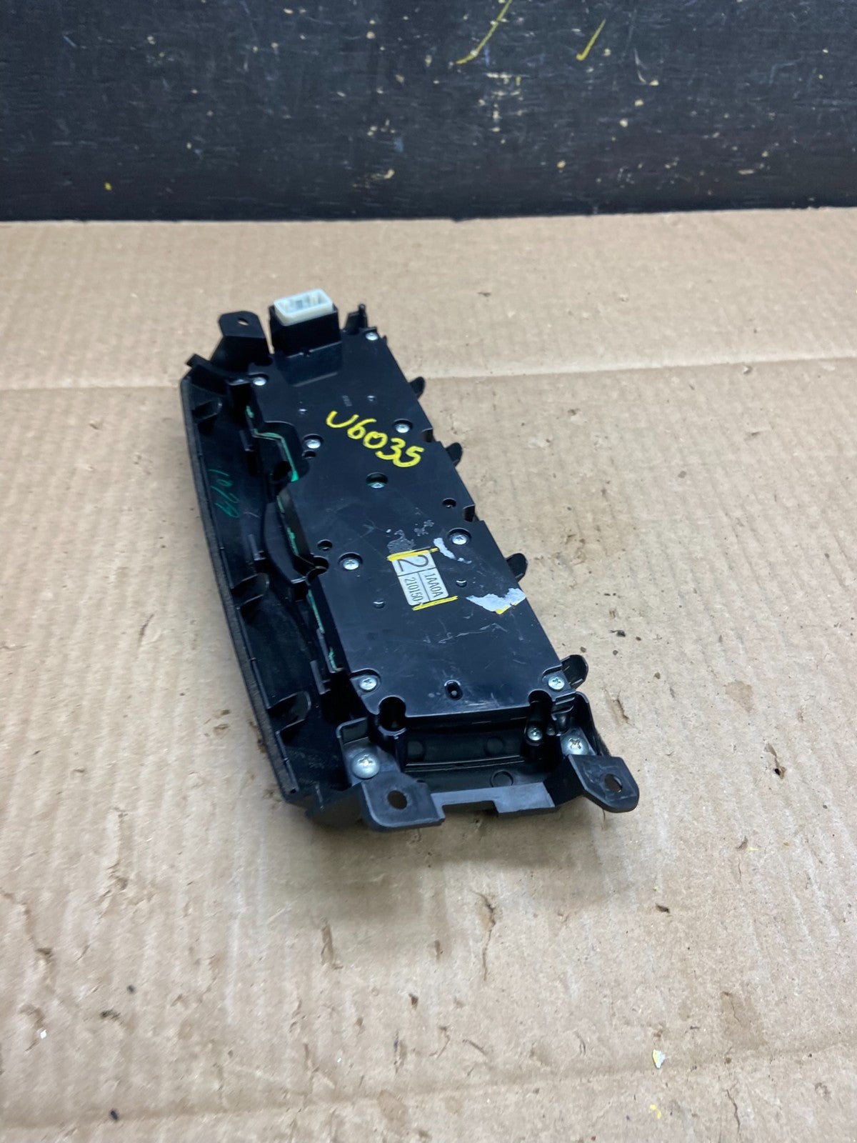 2009-2014 Nissan Murano AM FM Radio CD Control Panel U6035 DG4