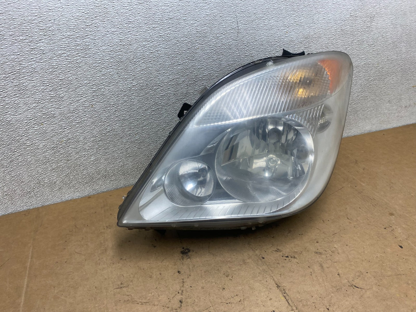 2007 to 2013 Mercedes Sprinter Headlight Left Driver Side Halogen Oem X5456 DW2