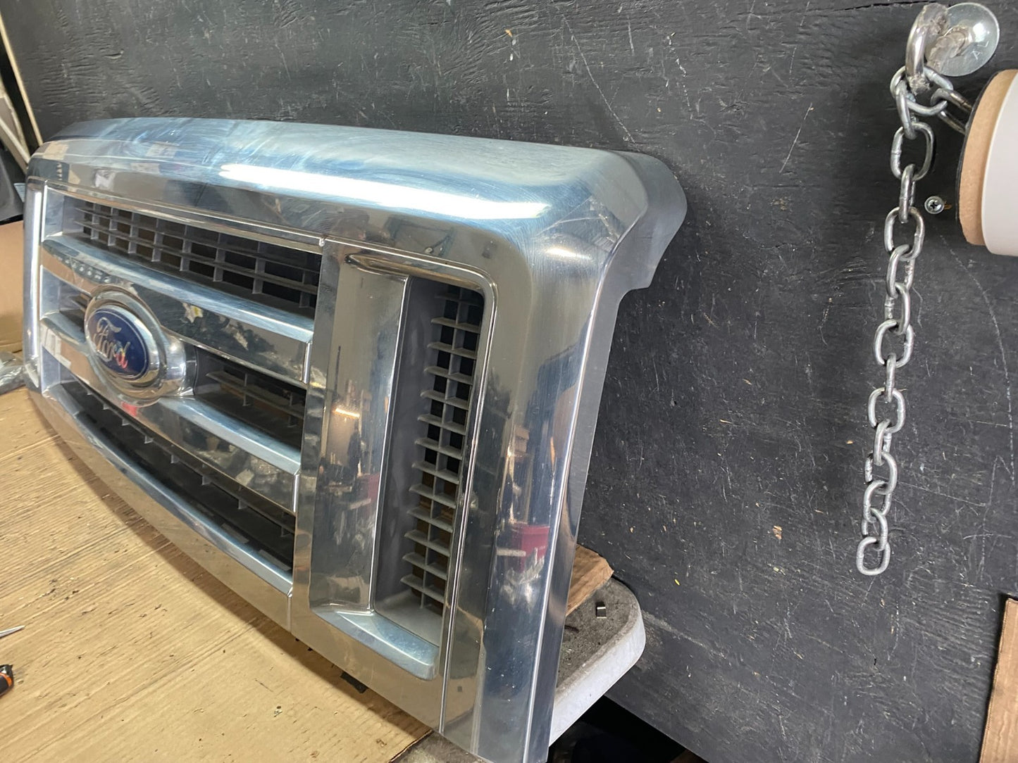 2008 to 2014 Ford Econoline E150 E250 Front Upper Chrome Grill Grille S6137 DG1