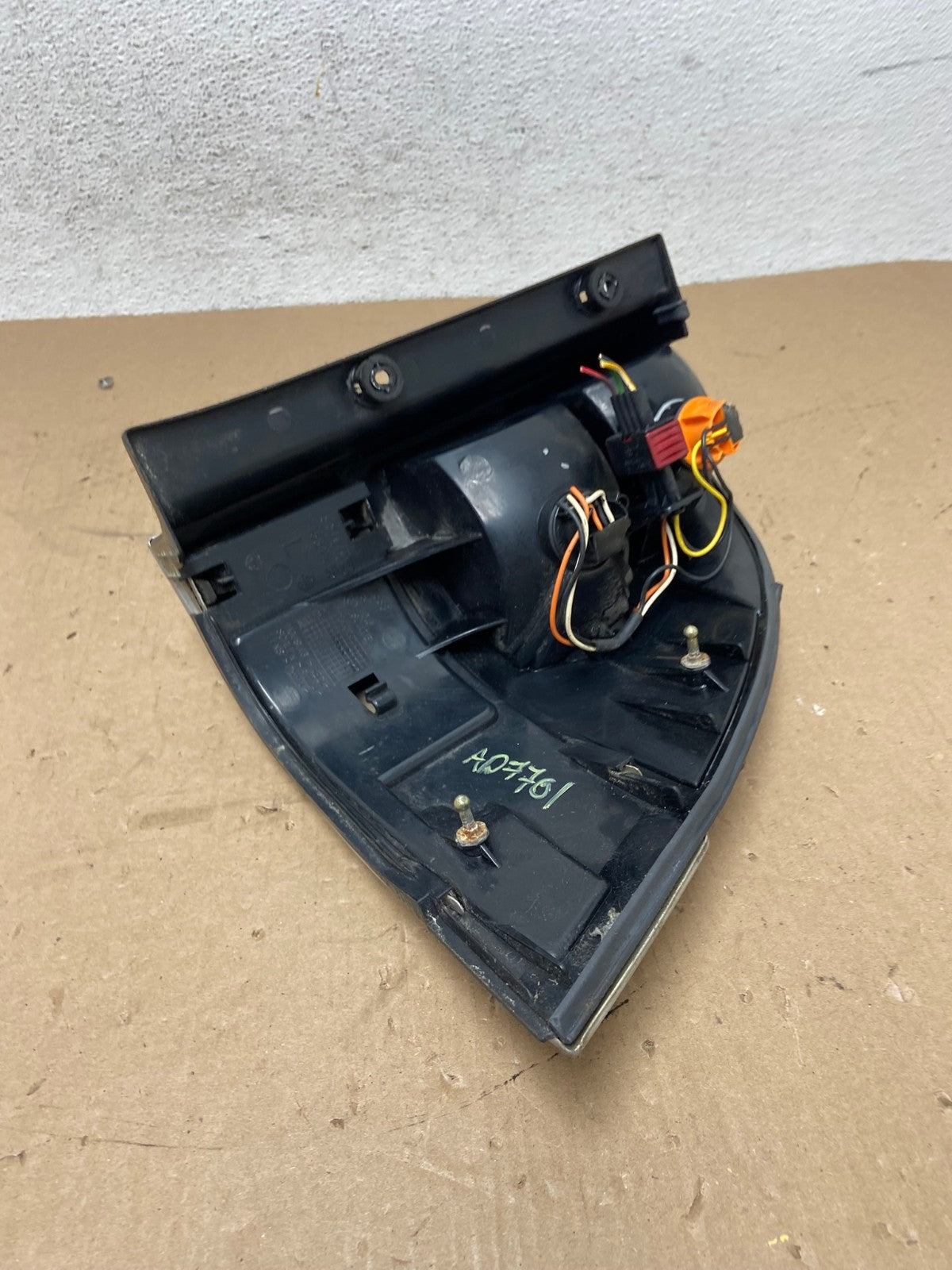 1999 2000 2001 Saab 9-5 Wagon Left Driver LH Side Tail Light AD7701 LK4