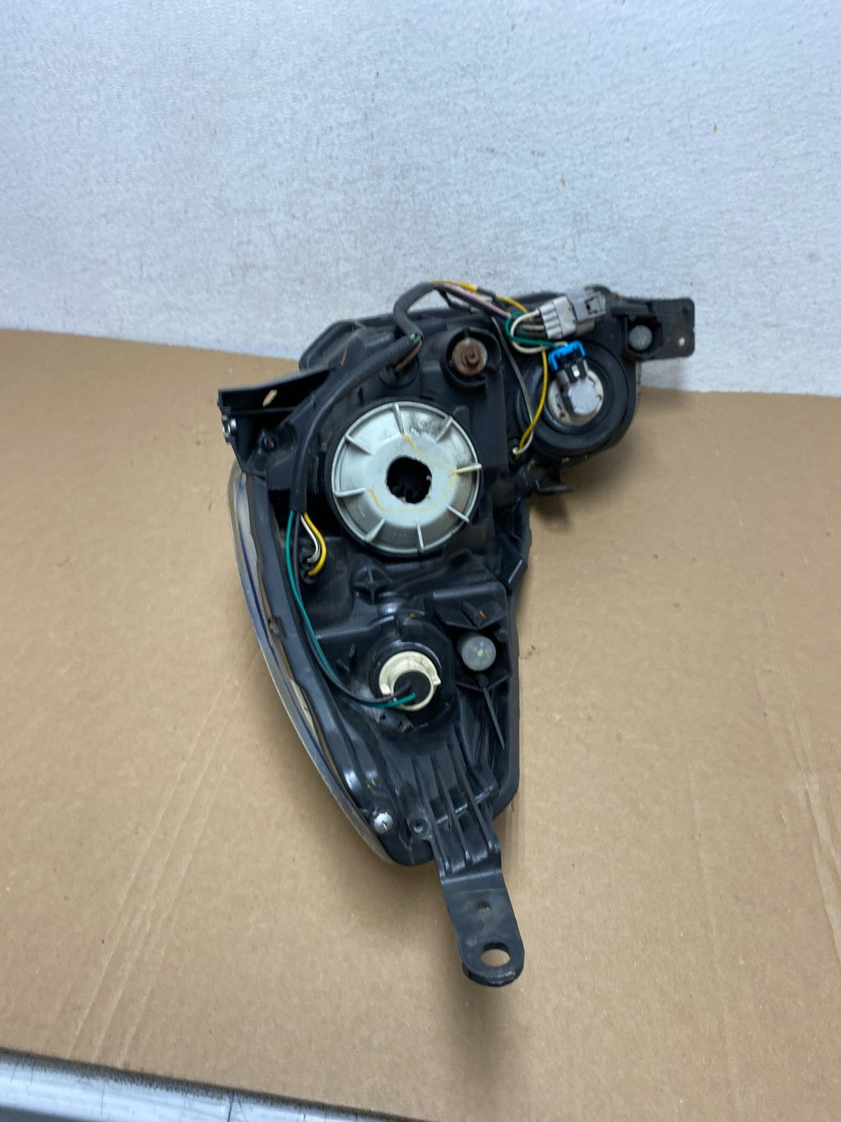 2010-2012 Subaru Legacy Outback Right Passenger Headlight AD7873 DW8
