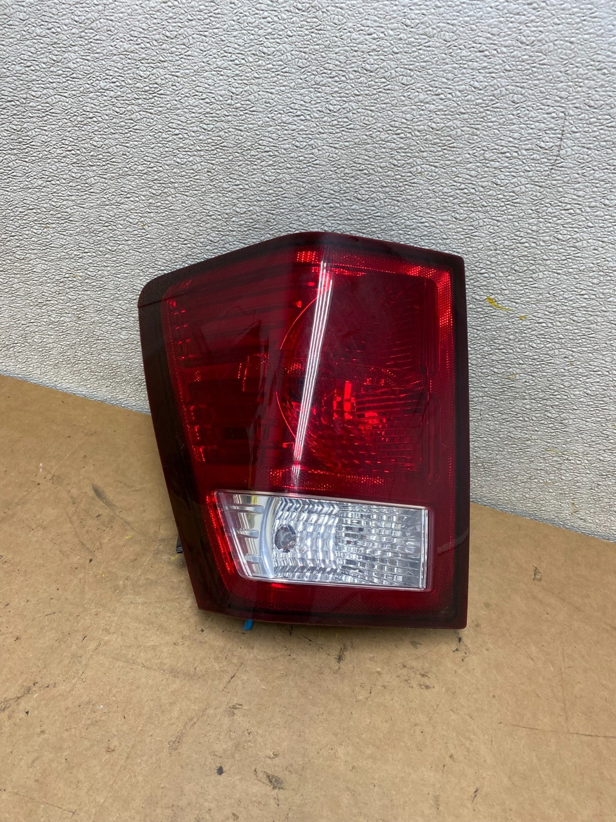 2007 2008 2009 2010 Jeep Grand Cherokee Left Driver Lh Tail Light Oem X5081 DW0