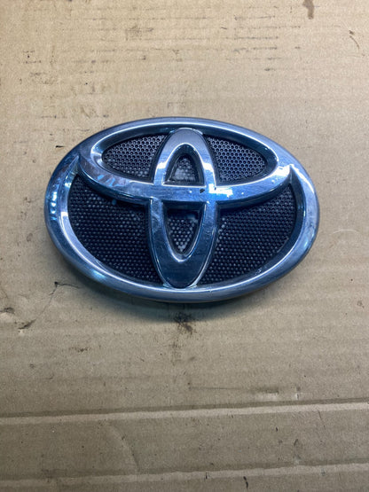 OEM 2010 2011 Toyota Camry Front Grille Logo Badge Emblem ab7019 DG0
