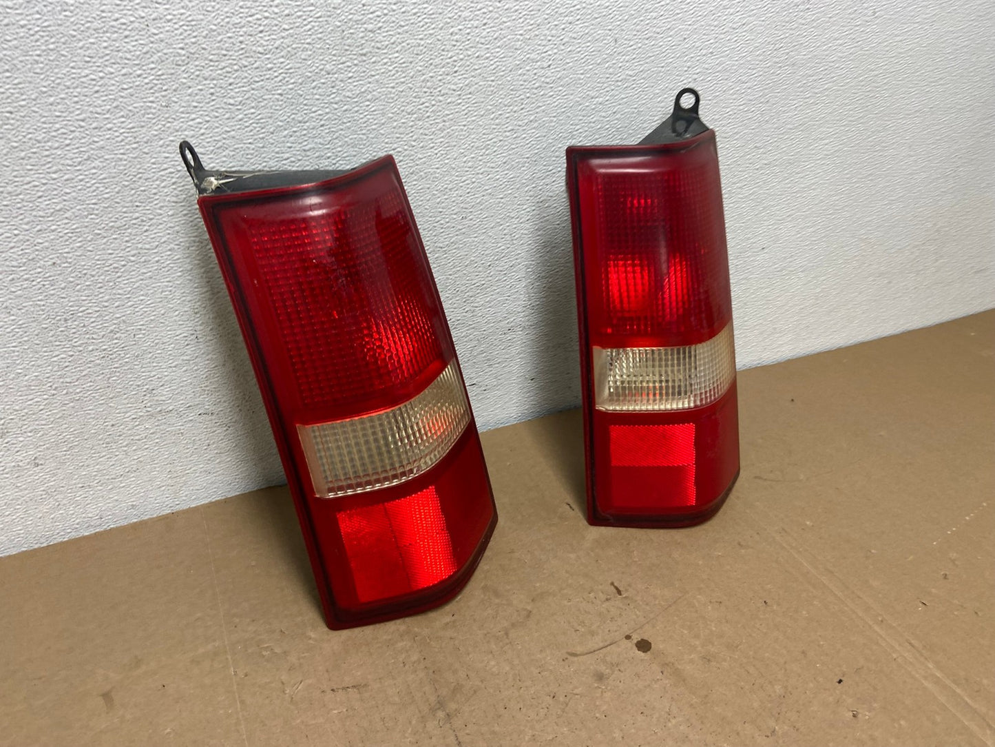 2003 to 2017 Chevrolet Express 1500 Left+Right Side Tail Lights Oem AC5683 LK2