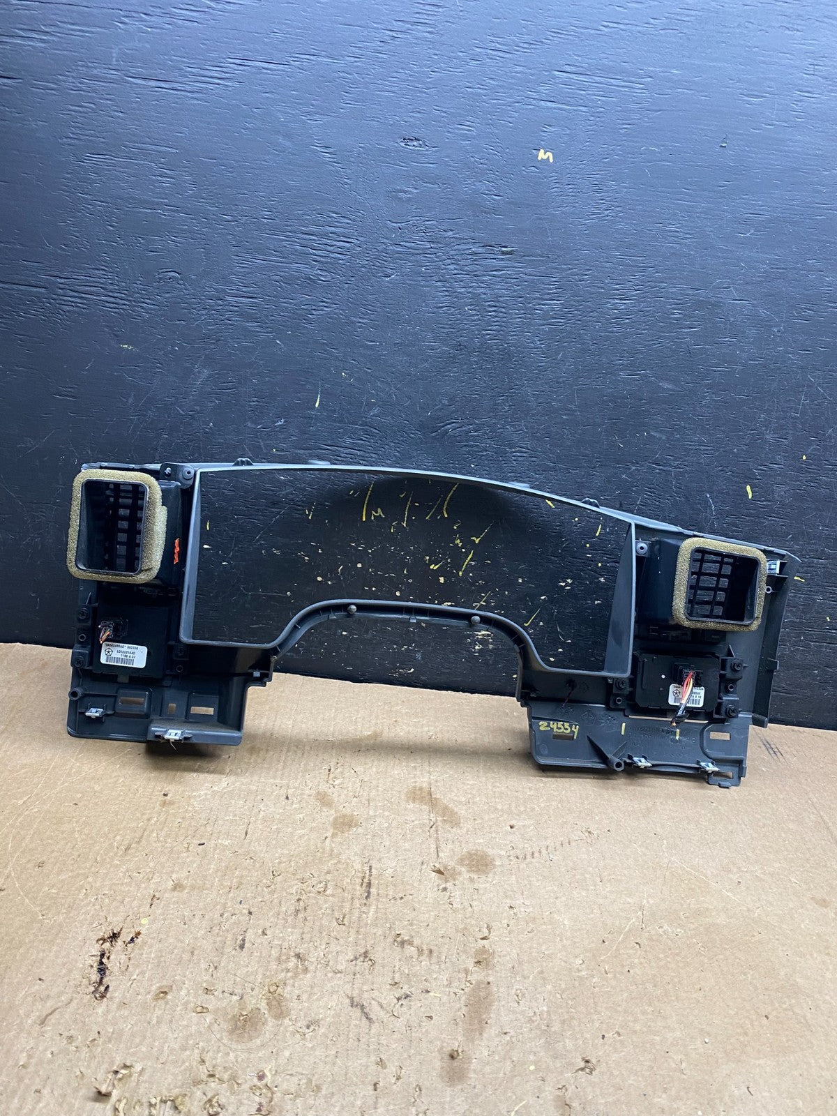 2004 - 2009 Dodge Durango Speedometer Cluster Gauge Bezel Trim OEM Z4554 DG3