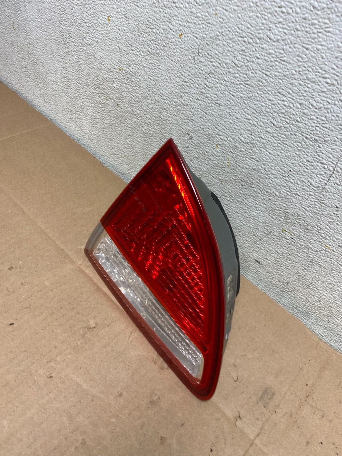 2007 to 2012 Hyundai Veracruz Right Passenger RH Inner Tail Light OEM I4189 DW1