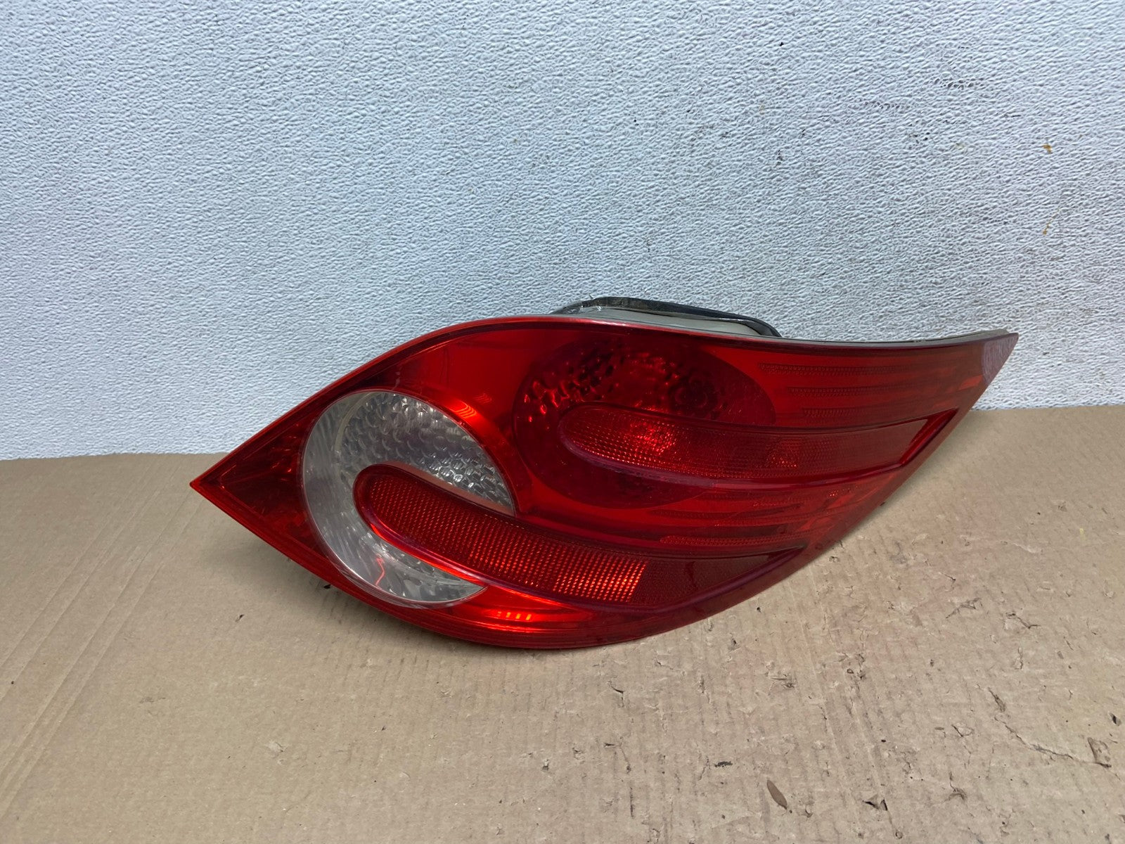 2006-2010 Mercedes W251 R-CLASS Right Passenger RH Side Tail Light AE9730 LK0