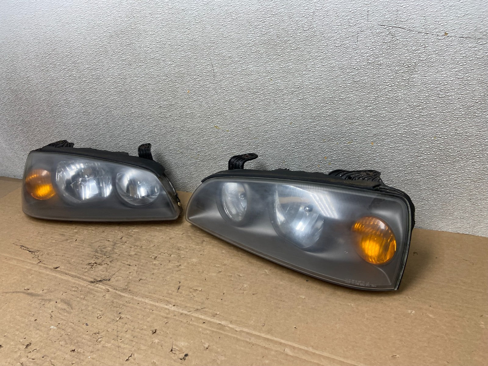 2004 2005 2006 Hyundai Elantra Left+Right Set Halogen Headlights AB4810 DW1