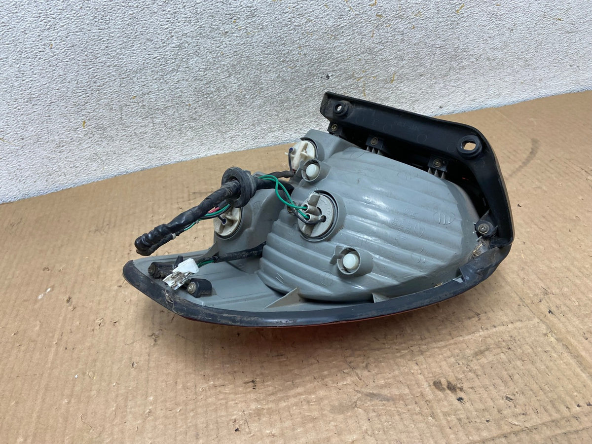 2005 to 2006 Hyundai Santa Fe Left Driver Side Tail Light AI8041 LK4