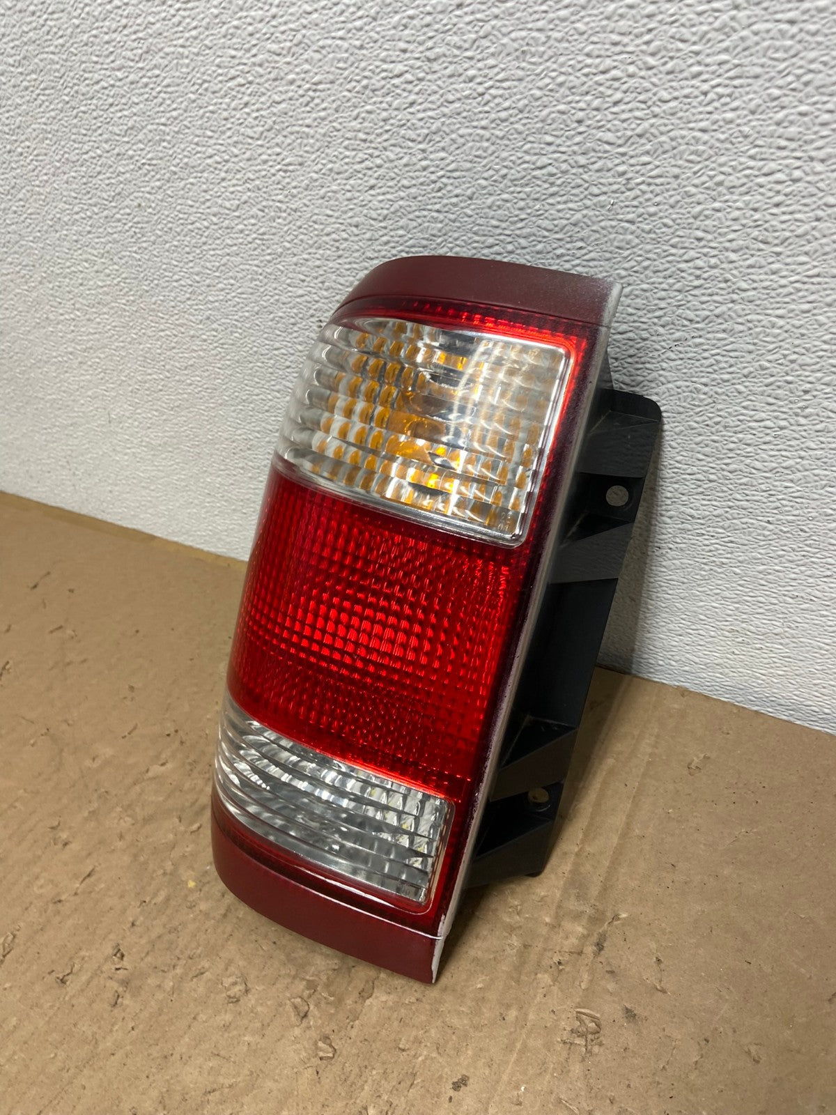 1999 to 2004 Nissan Pathfinder Left Driver Lh Side Tail light AB6730 LK1