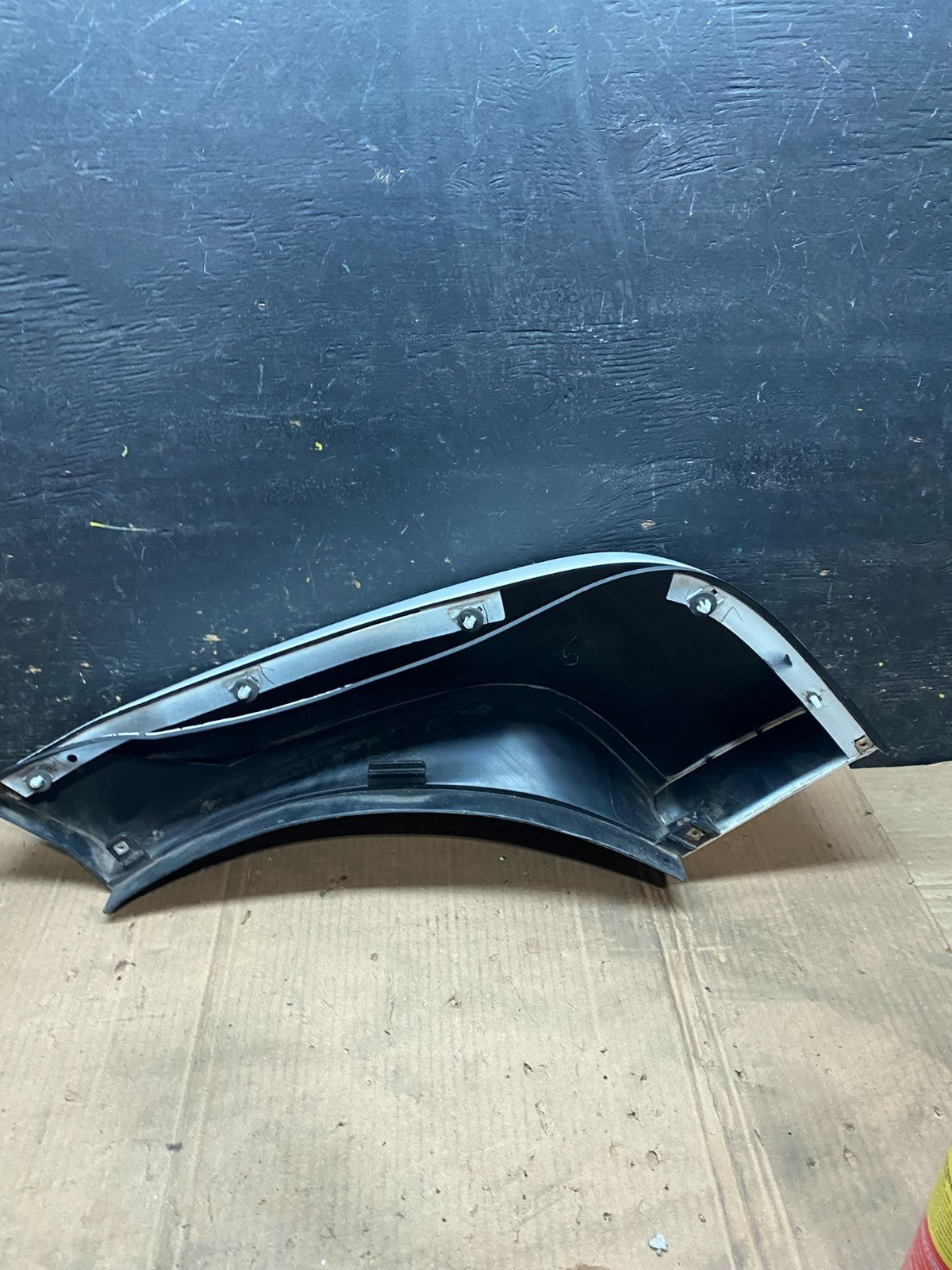 2006 to 2010 Hummer H3 Rear Right Flare Door Molding Trim OEM W2180 DG9