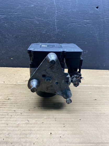 2012 to 2015 Mercedes W204 C250 ABS Anti Lock Brake Pump Module AH7601 DG1