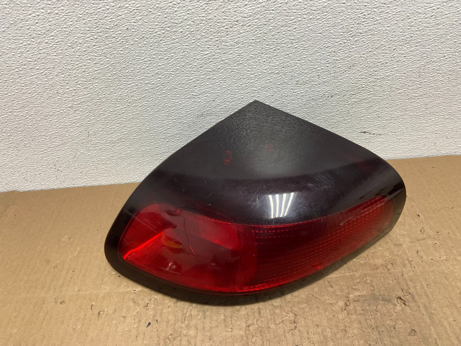 1991-1995 Dodge Stealth Left Driver LH Side Tail Light AB8574 DW0