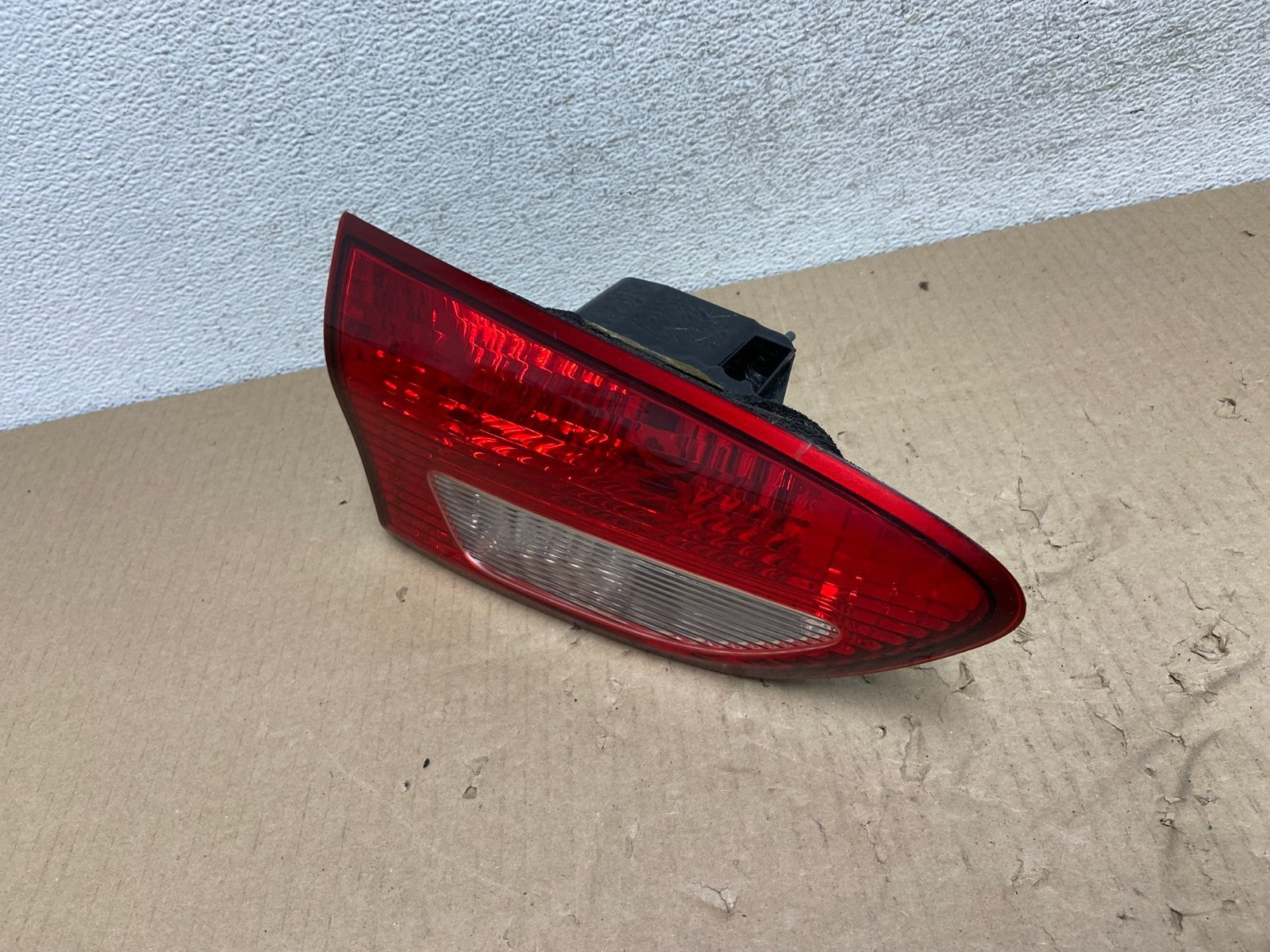 2006 2007 Subaru Tribeca B9 Left Driver Lh Side Tail Light Inner AG5910 DW1