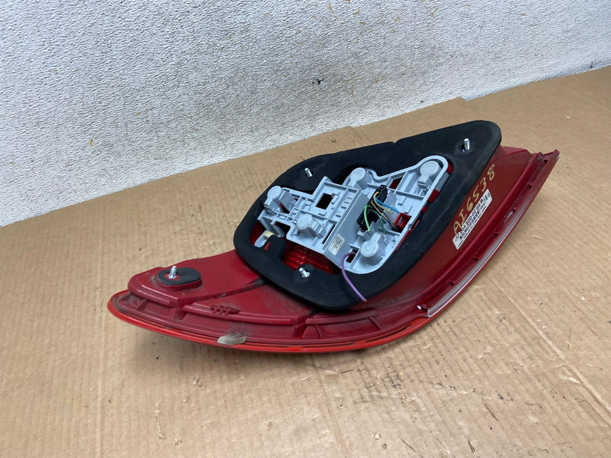 2008 2009 2010 2011 Mercedes C-Class Right Passenger Tail Light AI6538 LK4