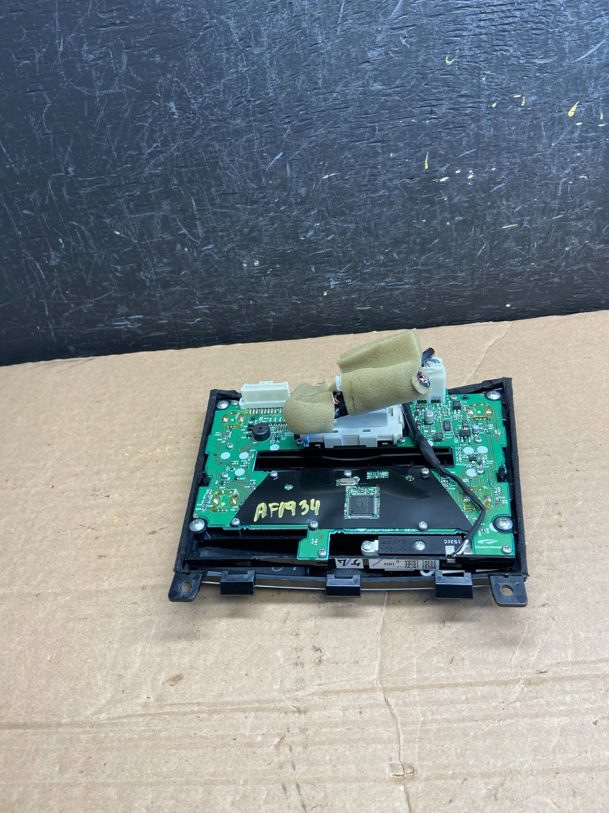 2009 to 2013 Infiniti G37 Radio Player Climate Control Panel Bezel af1934 DG4