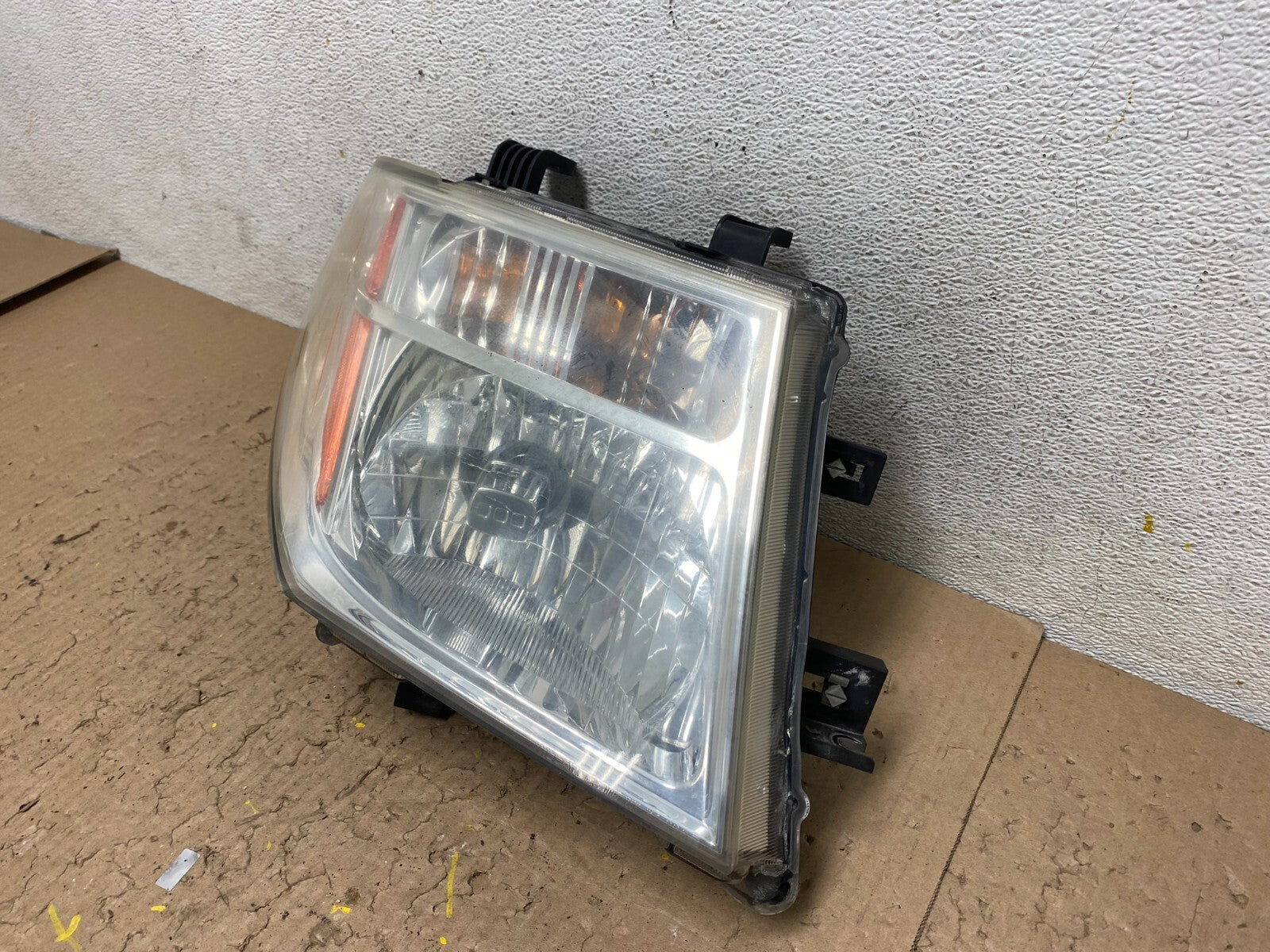 2005 to 2007 Nissan Pathfinder Halogen Headlight Right Passenger Oem D1092 DG11