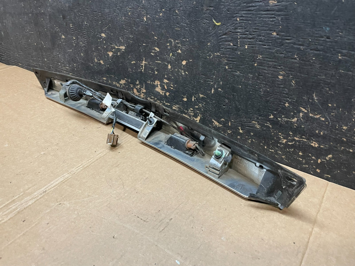 2010-2015 Cadillac SRX Rear Liftgate Tailgate Finish Molding W/O Camera Z5744 DG6